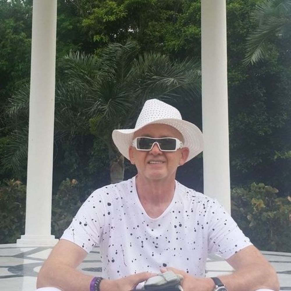 Meet your Posher, Alexander